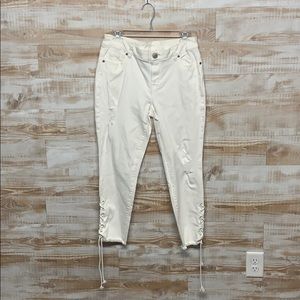 Maurices distressed capri stretch denim